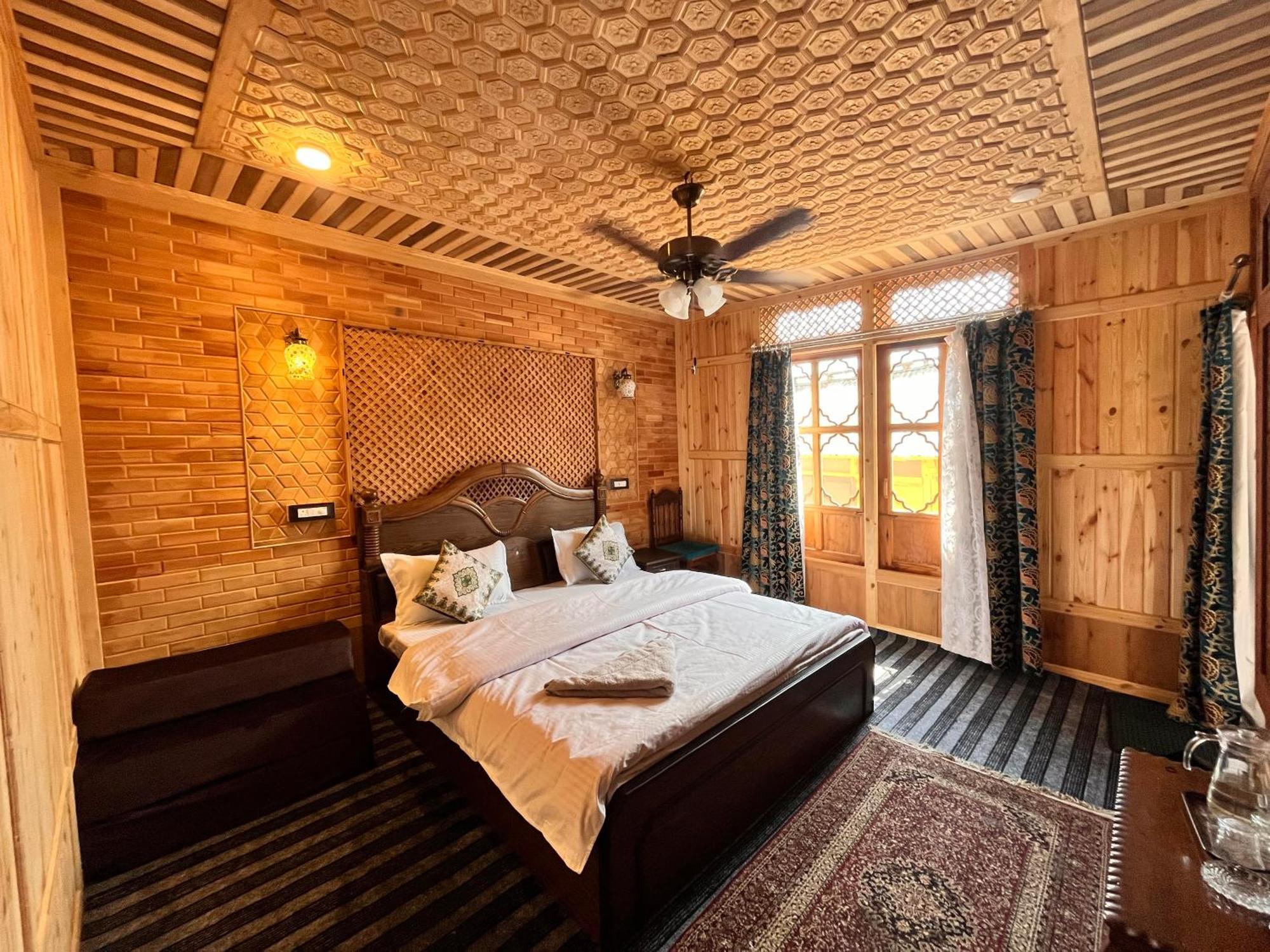 Srīnagar The Heritage Group Of Houseboats المظهر الخارجي الصورة